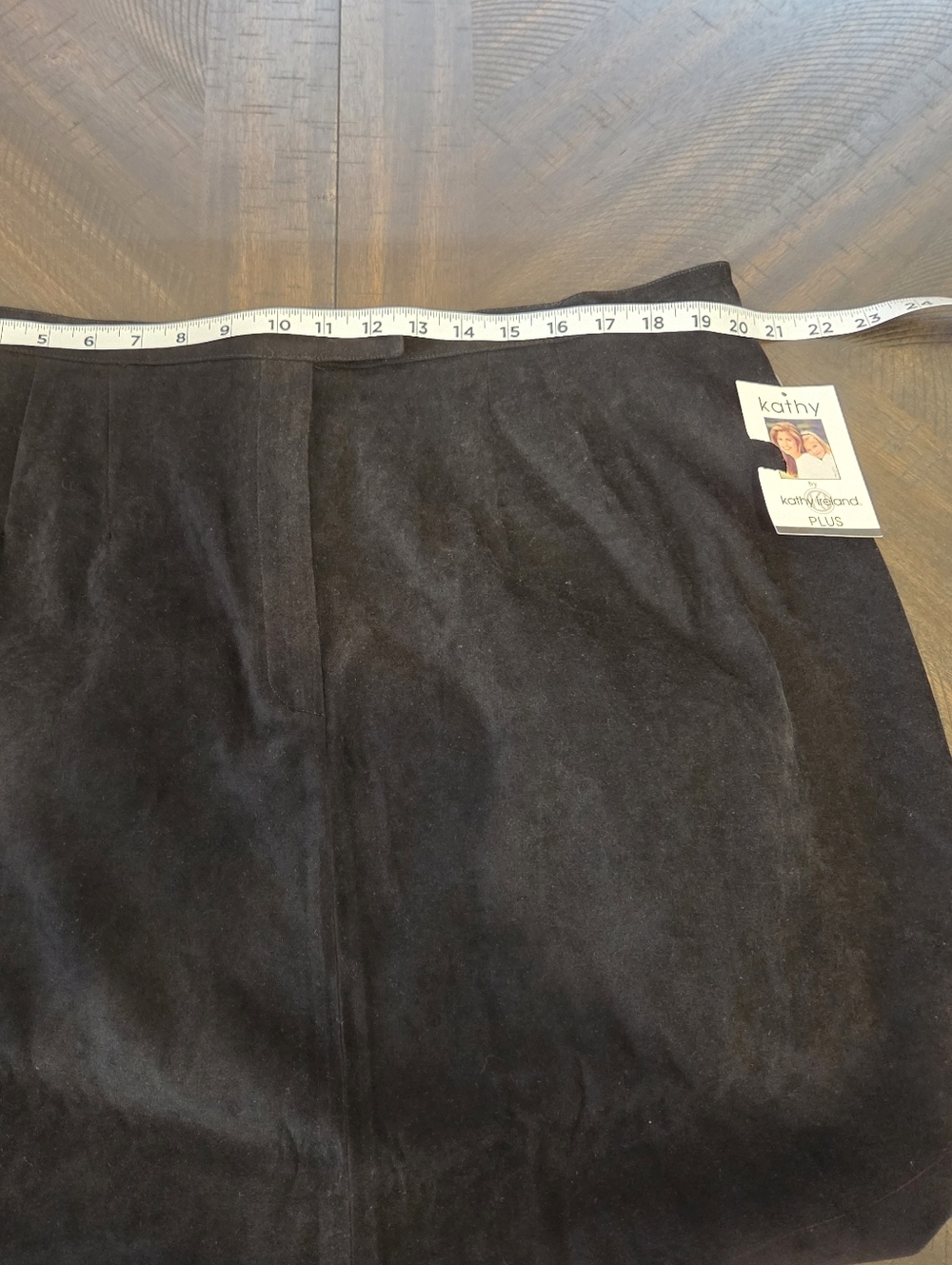 Kathy Ireland Plus Black Faux Suede Maxi Skirt Size 22 High Rise Minimalist - Picture 11 of 14